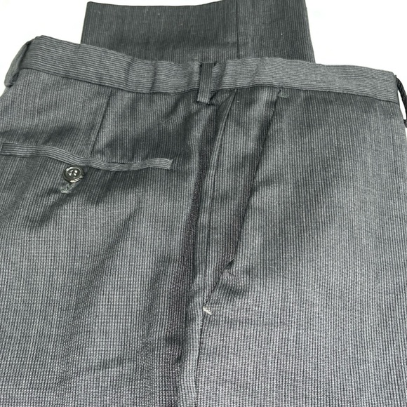 Hugo Boss Dress Pants, Charcoal. VGUC. 100% Virgin Wool waist 32” inseam 31” - Picture 3 of 16